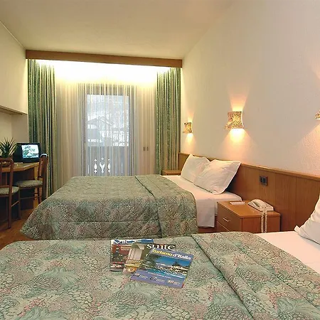 Comtes De Challant Etico Valle D'aosta 3* Fenis