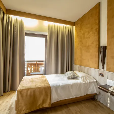 Hotel Comtes De Challant Etico Valle D'aosta 3*