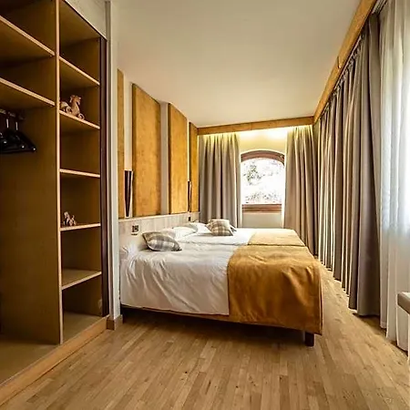 Hotel Comtes De Challant Etico Valle D'aosta 3*