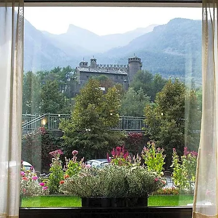 Hotel Comtes De Challant Etico Valle D'aosta 3*