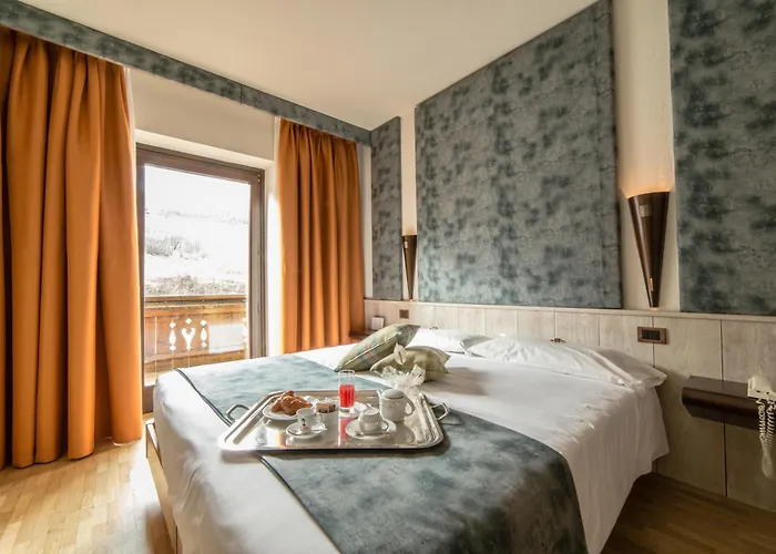 Отель Comtes De Challant Etico Valle D'aosta 3*