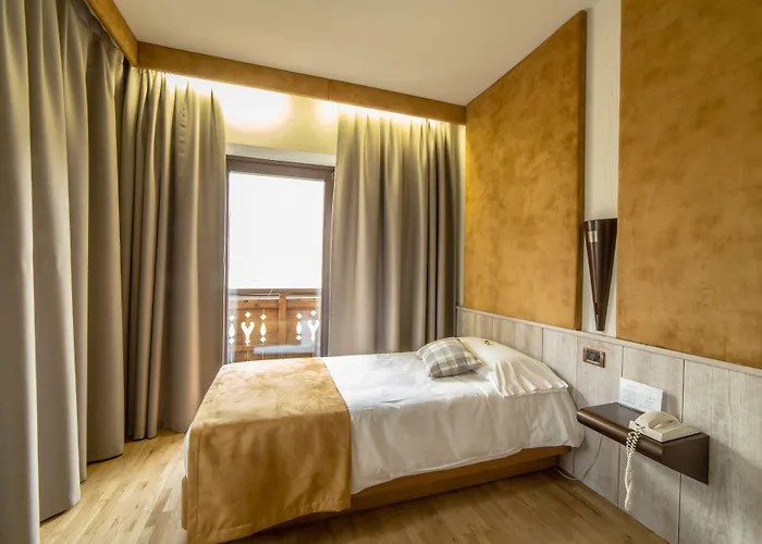 Hotel Comtes De Challant Etico Valle D'aosta 3*